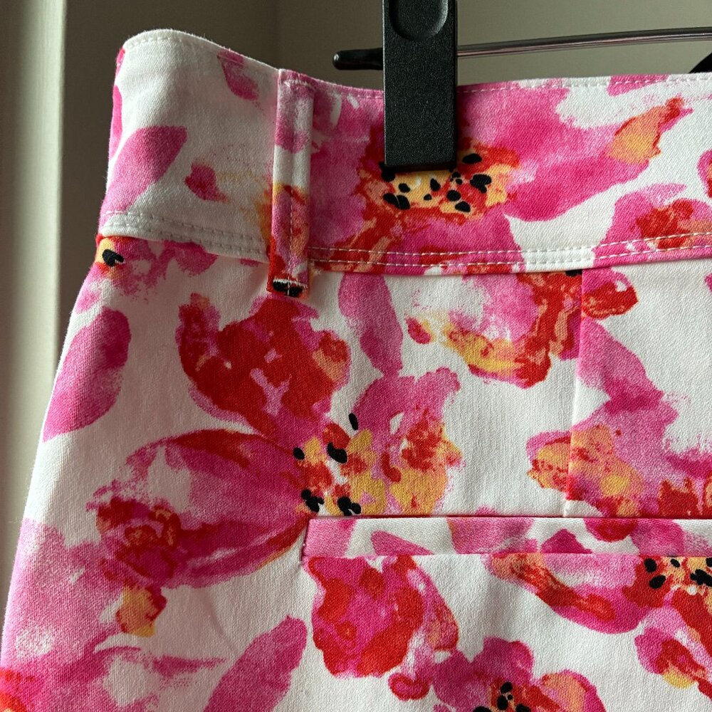 Isaac Mizrahi Pink and Yellow Floral Tailored Shorts - Size 14 - Picture 4 of 8